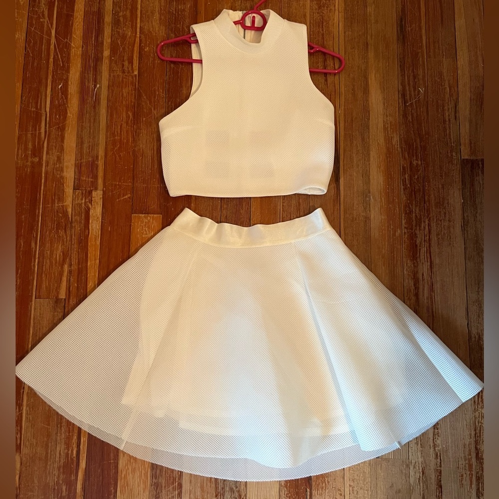 2 piece white set!